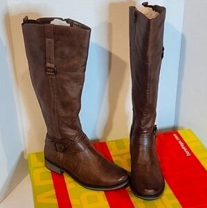 Bare Traps Salvador tall leather boots NWB SIZE 7M